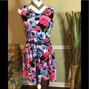Floral dress with cut out back